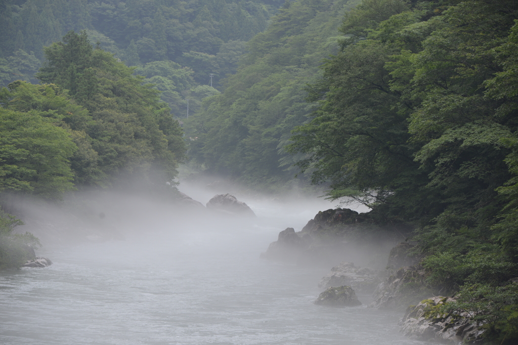 雨上がりの飛騨川