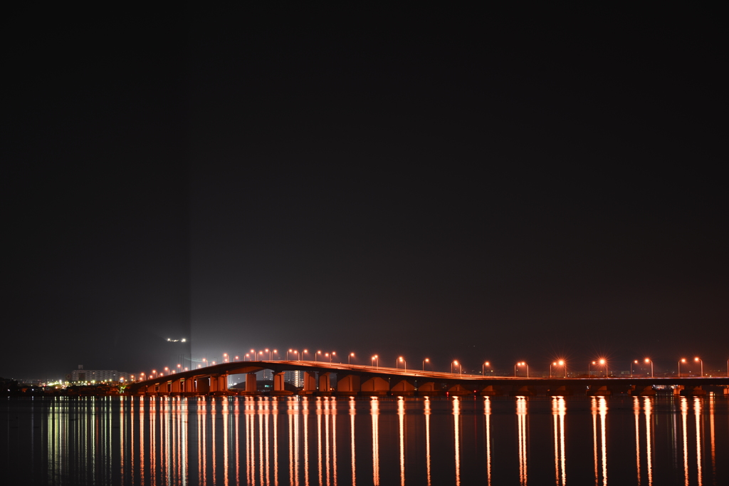 夜空に昇る光幕