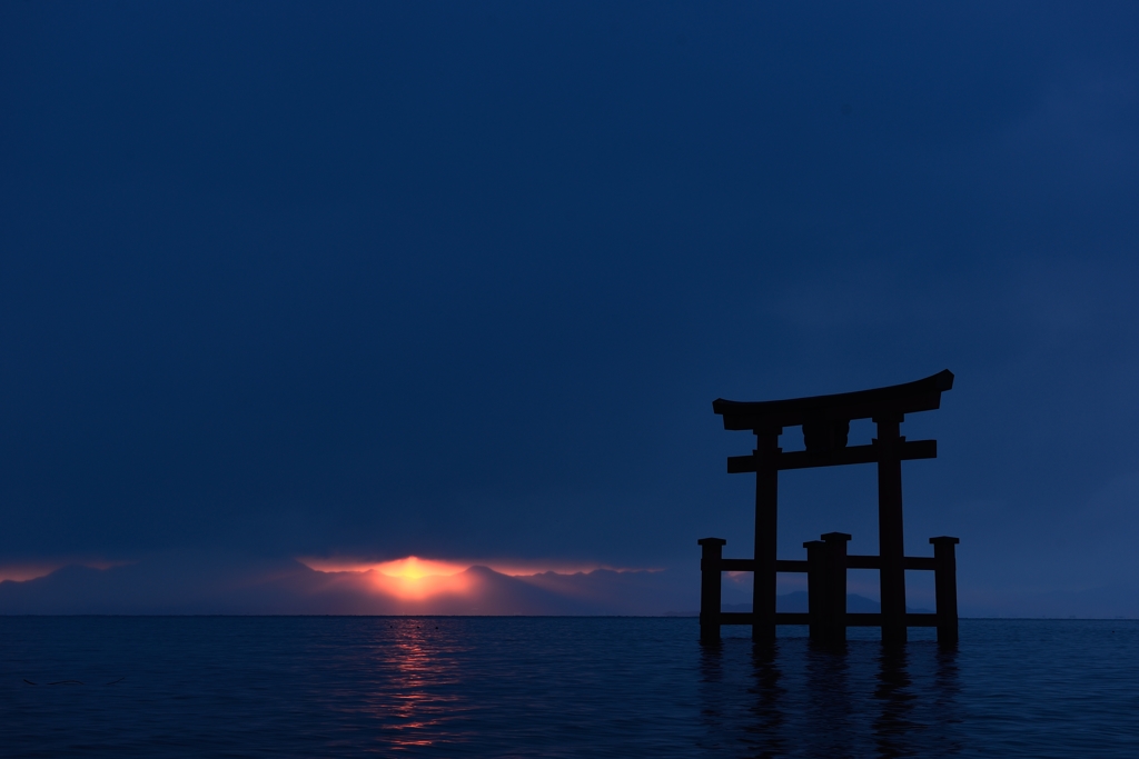 厚雲の朝　２