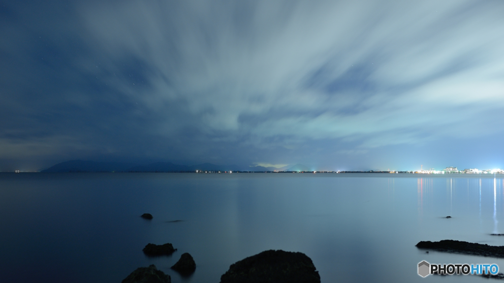 夜の琵琶湖