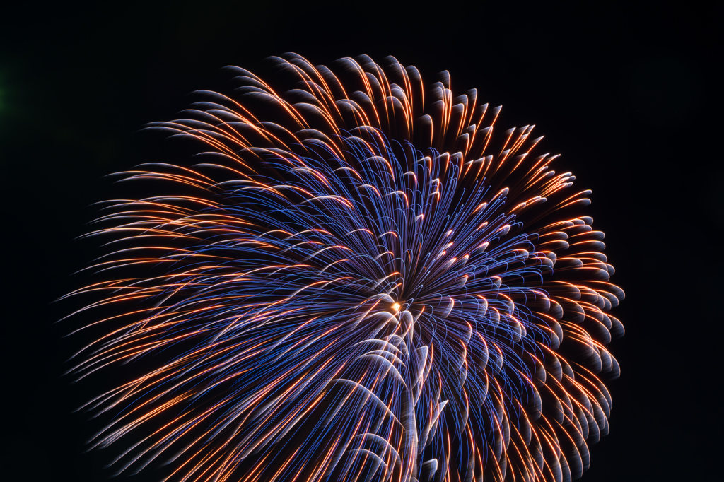 鞠のような花火