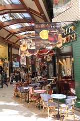 商店街のカフェ