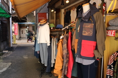 路地の洋服屋
