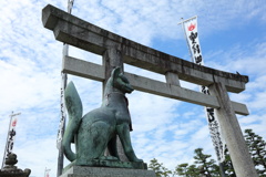 豊川稲荷の鳥居