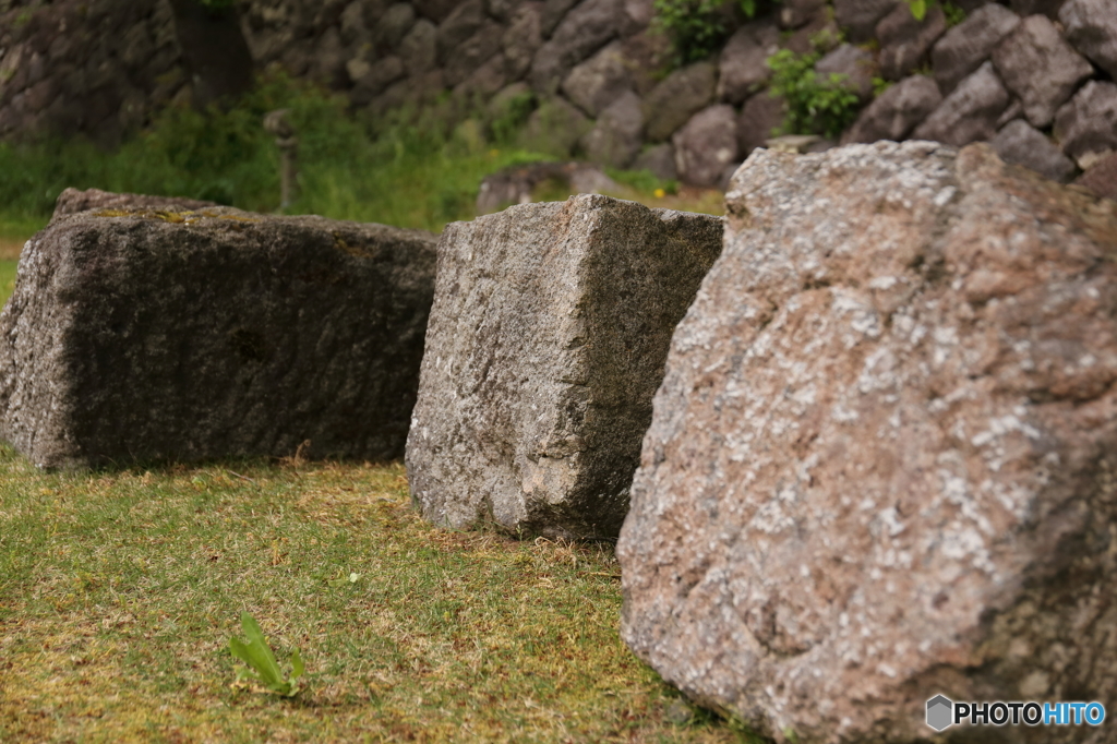 金沢城の石垣に使われた石