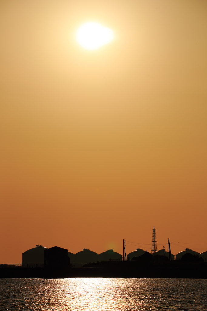 オレンジの空にシルエット