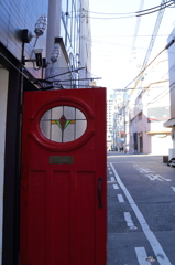 赤い扉 - 店の顔