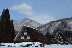 雪降る村