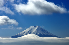 天気晴朗なれど波高し