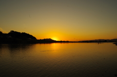 川辺の夕暮れ