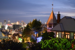 風見鶏の館と神戸夜景