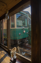 朝飯は塩鯖定食　箸休めは江ノ電。