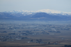 仙台平野から100名山・月山を望む