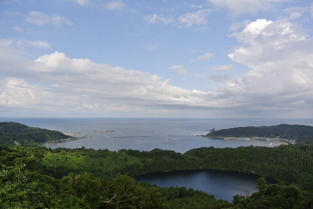 戸賀湾と二の目潟