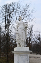 シェーンブルン宮殿・大庭園・彫像