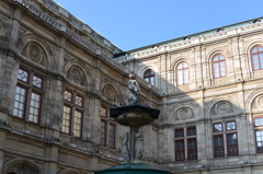 国立オペラ劇場・彫像