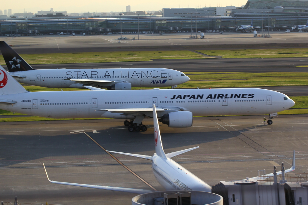  旅客機