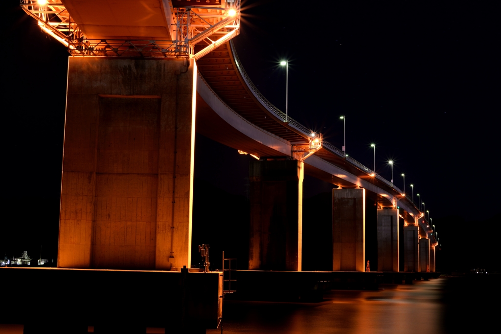夜の橋