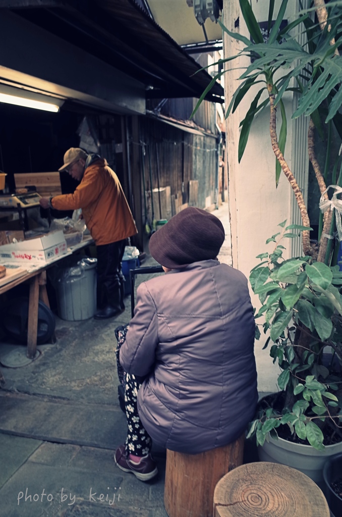 いつもの椅子に何時ものおっちゃん・・^ ^