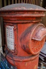 雨ざらしのポスト