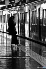 Women on the platfom