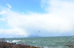 高波の琵琶湖