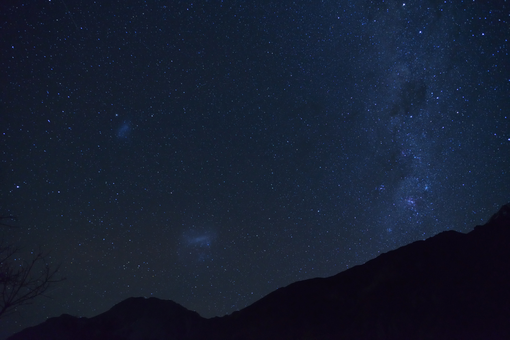 天の川とマゼラン星雲