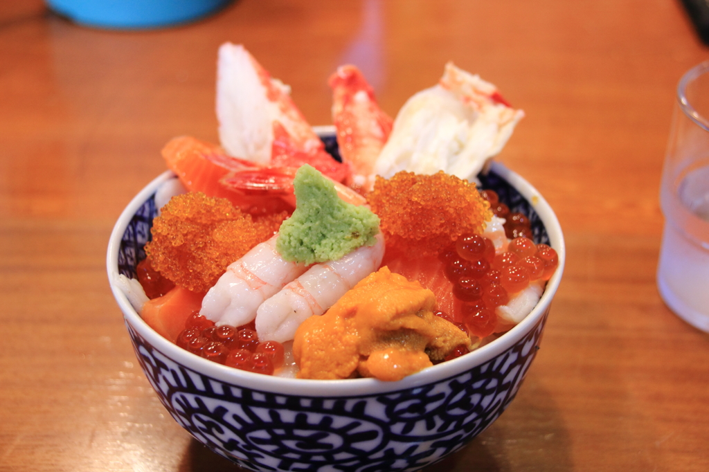 28.澤崎水産の特撰ちらし丼①