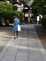 落葉ある道