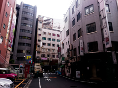 日暮里の朝、裏路地の風景