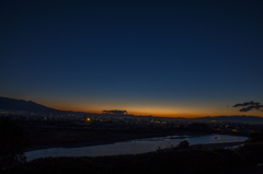夜明け前の富士川SAにて