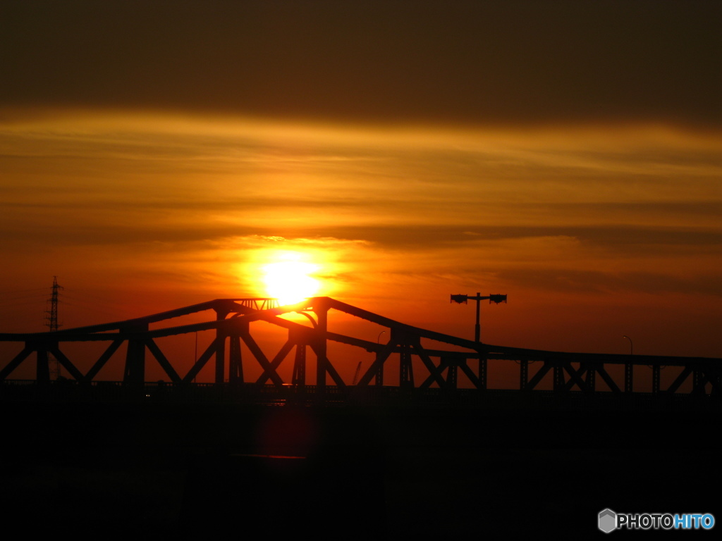 暮れなずむ橋