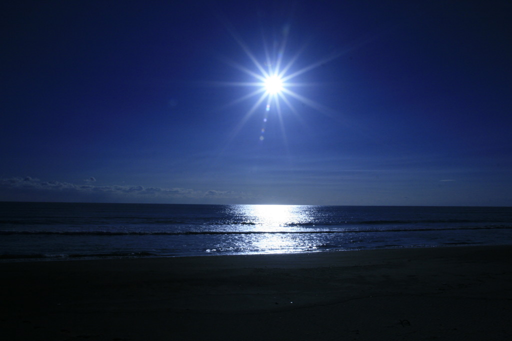朝の海