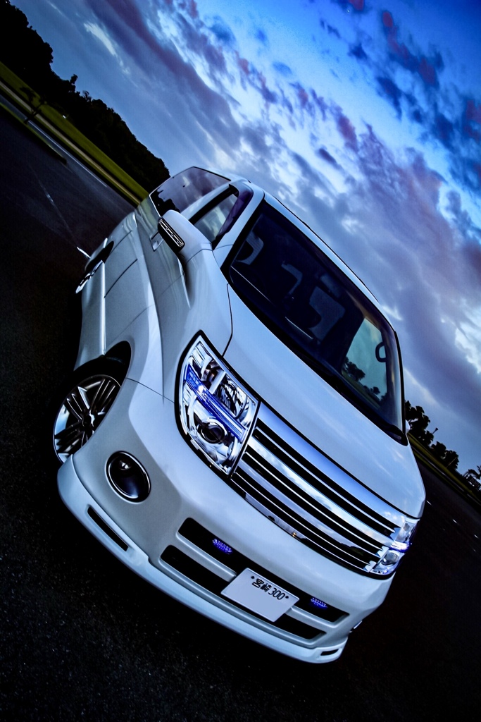 NISSAN ELGRAND E51