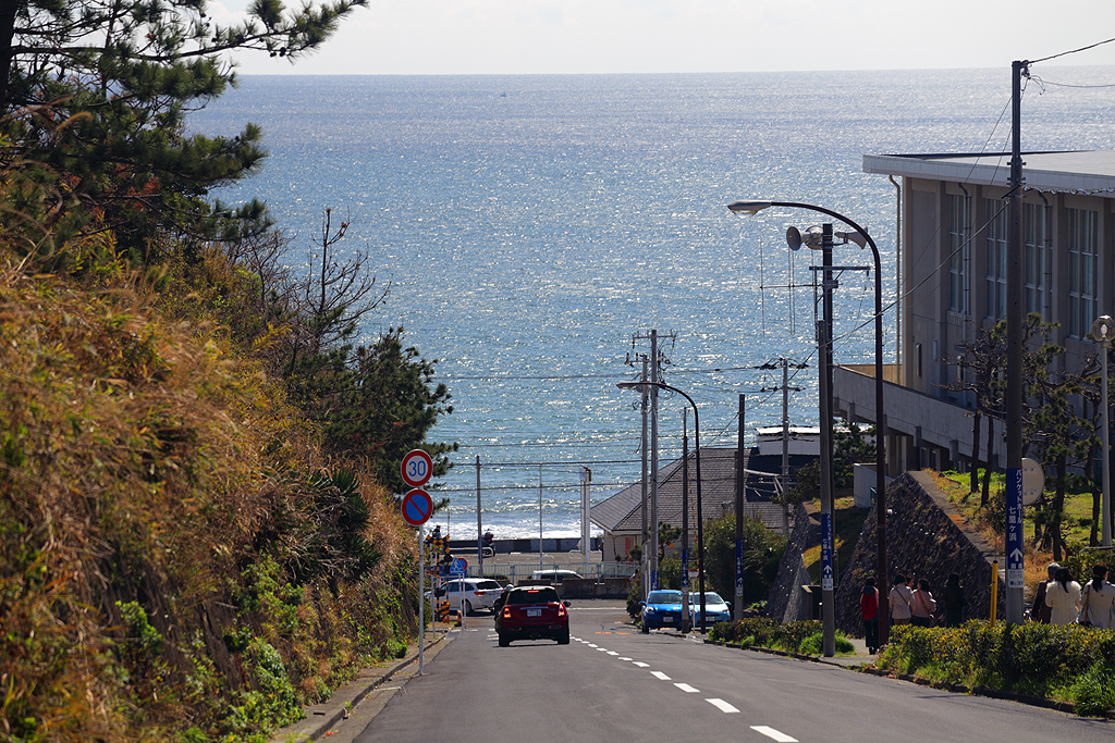 海の見える坂