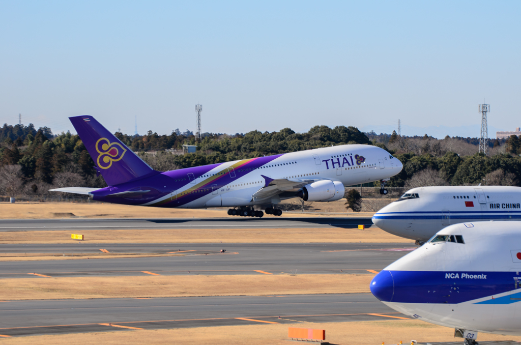 Thai Airways Airbus A380 and B747