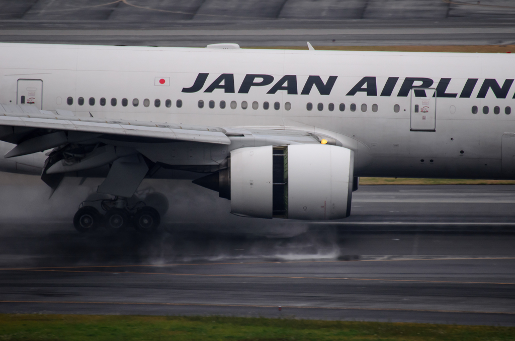 JAL 777