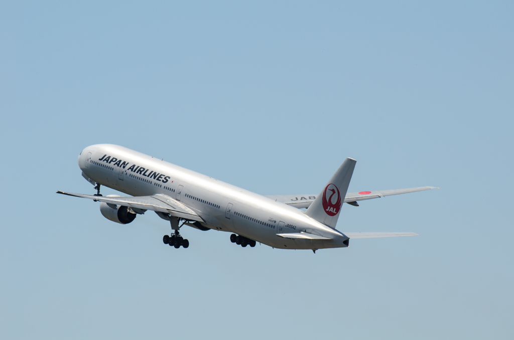 JAL B777