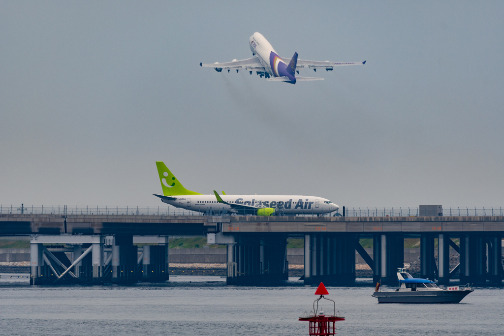 thai jumbo takeoff