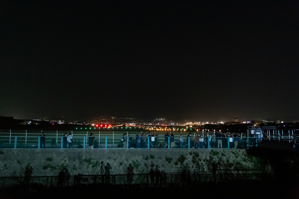 同じ夜空を見上げて