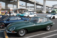 パーキングで見かけたカッコイイクルマ（Jaguar E-type）