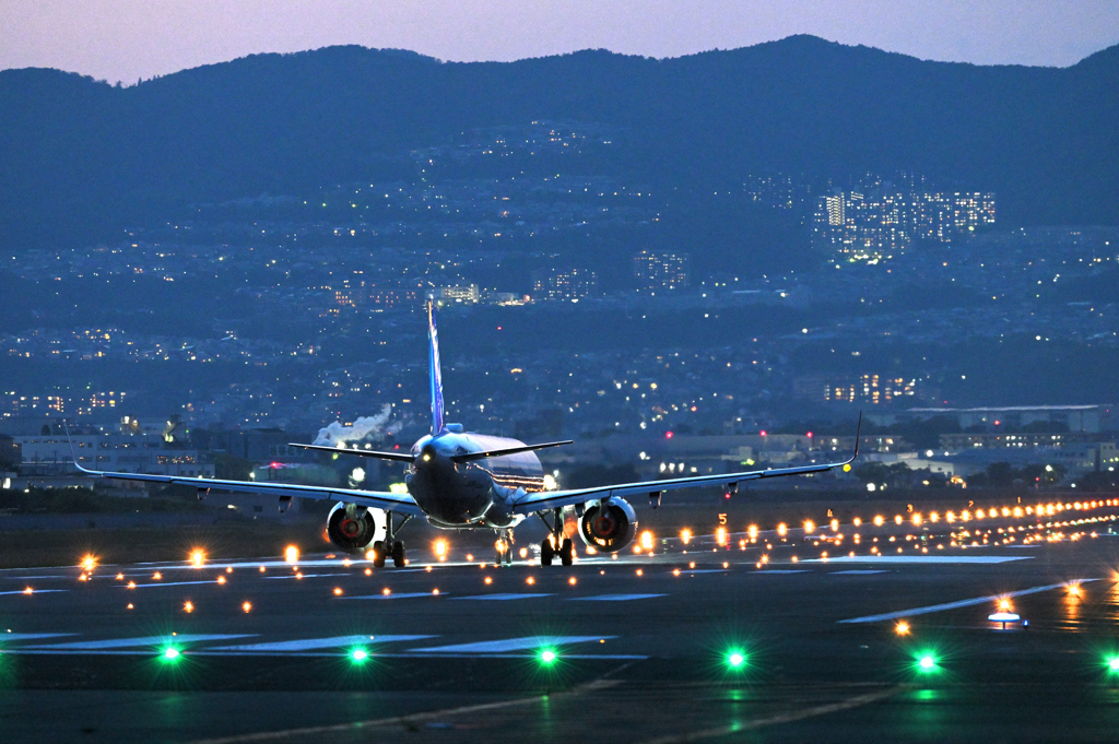 B737