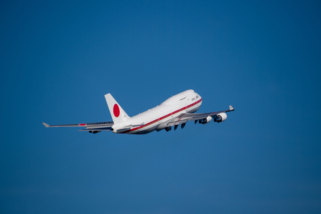 青空に日の丸