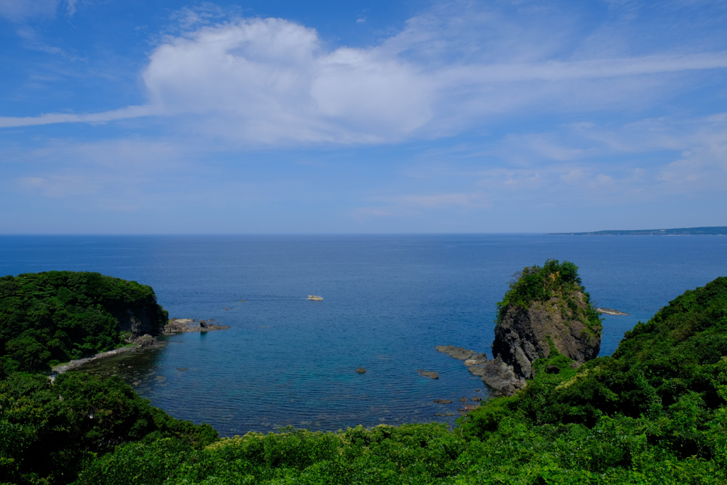 巌門鷹の巣岩