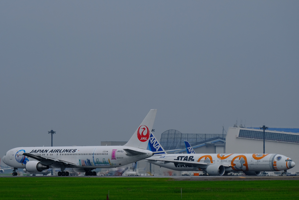 「ドラえもん 」VS 「BB-8」