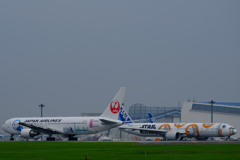 「ドラえもん 」VS 「BB-8」