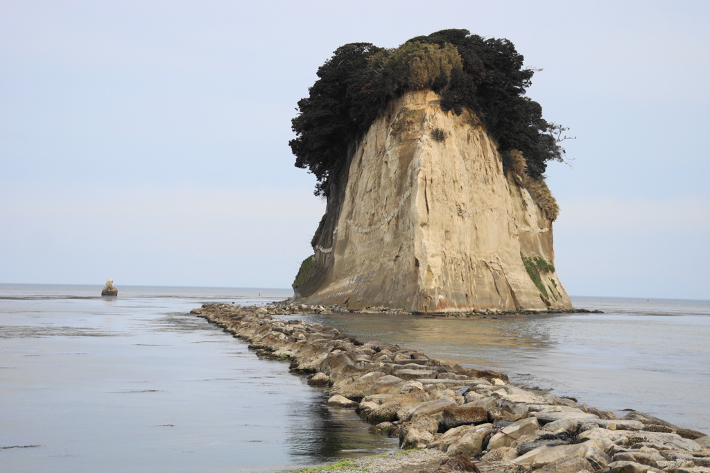 能登　見附島