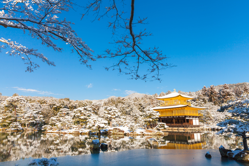 雪の金閣寺