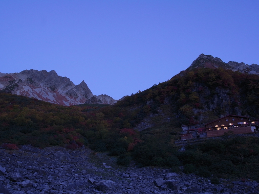 夜明け前の涸沢