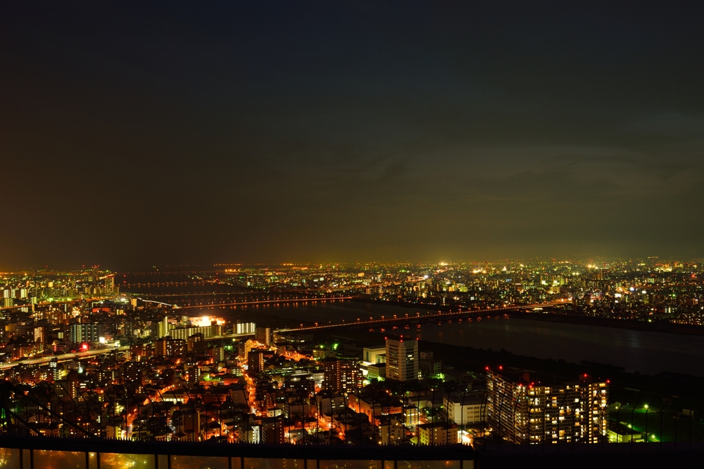 大阪・梅田スカイビル屋上から～夜景編